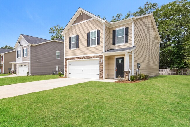 Foto del edificio - Beautiful Home near Fort Jackson, Shaw Air...