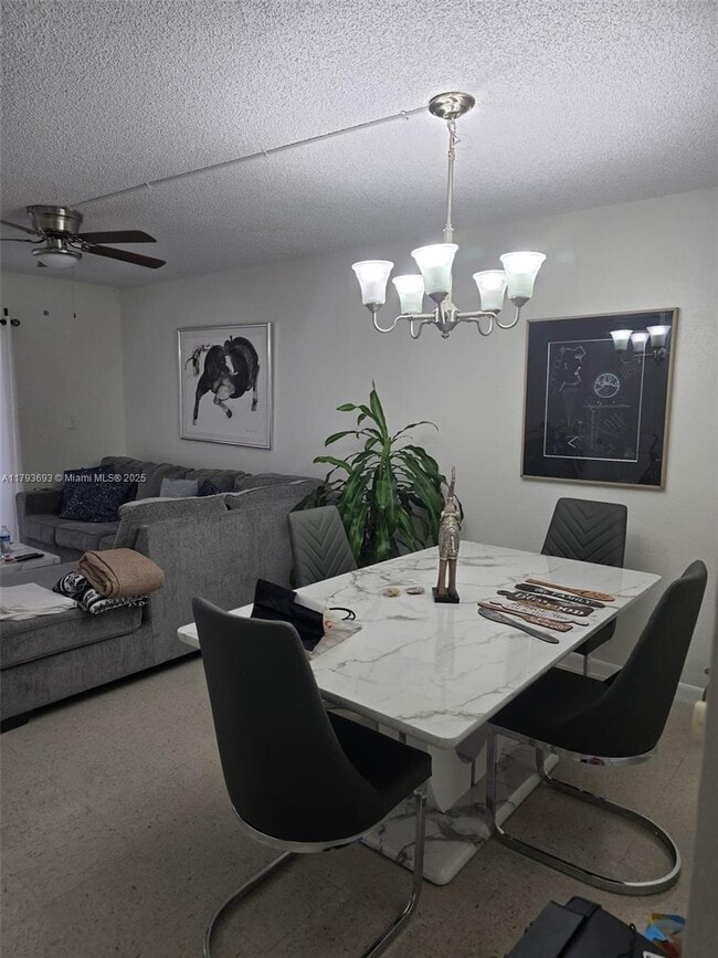Foto del edificio - 17000 NW 67th Ave