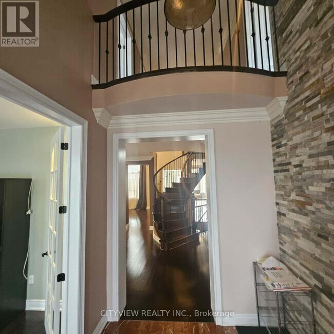 Photo du bâtiment - 12 Fort Williams Dr