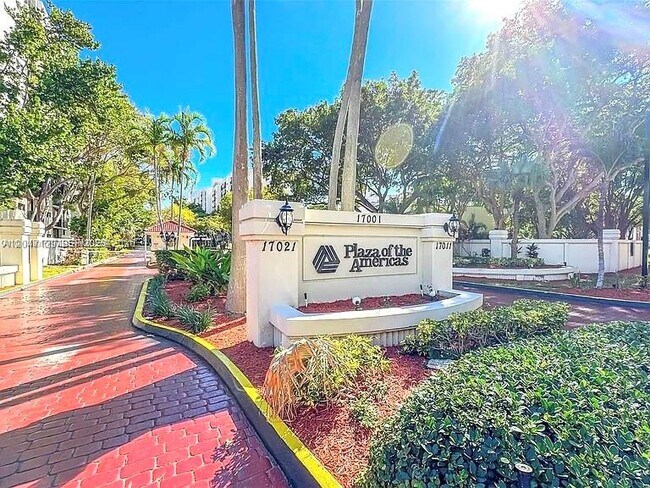 Foto del edificio - 17011 N Bay Rd