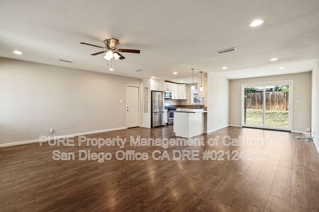 Foto del edificio - 8820 Ellenwood Cir