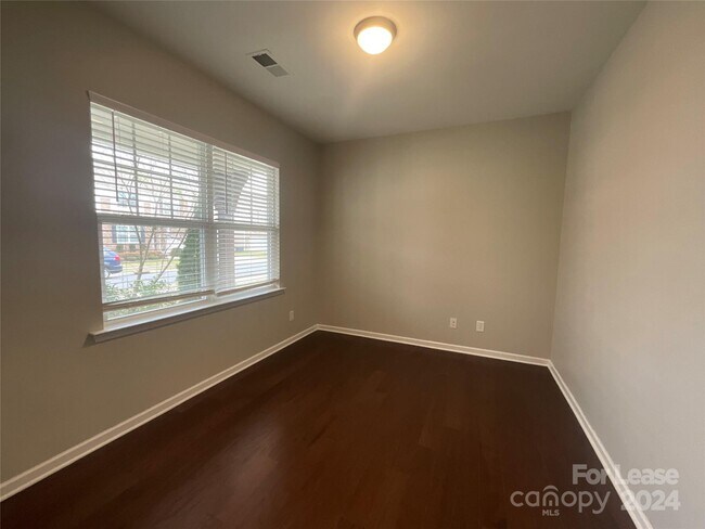 Building Photo - 1109 Wainscott Dr