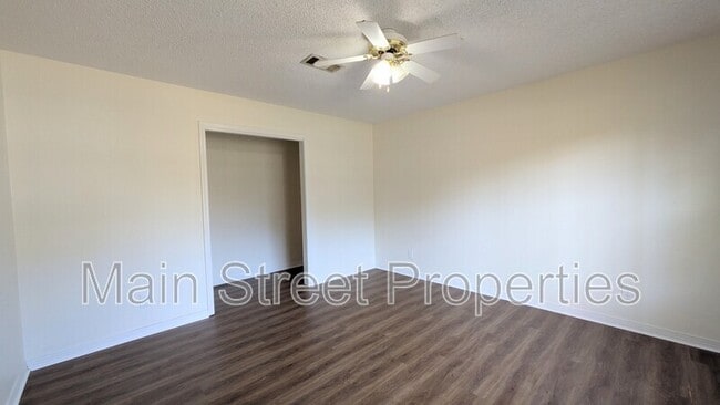 Building Photo - 6942 Falcon Dr