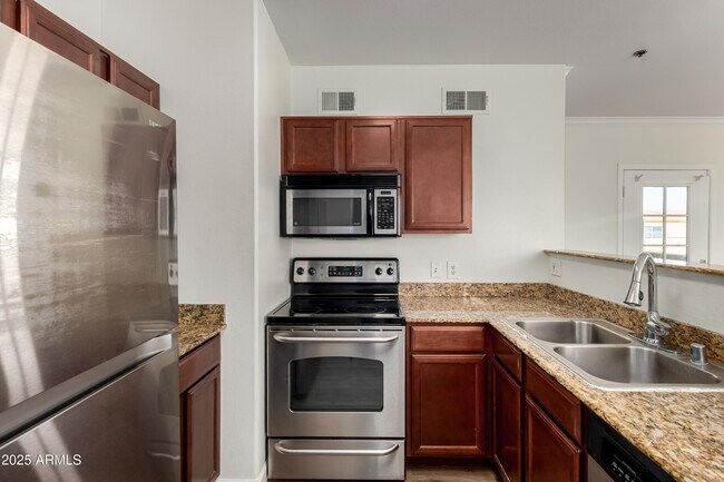 Foto del edificio - 2134 E Broadway Rd