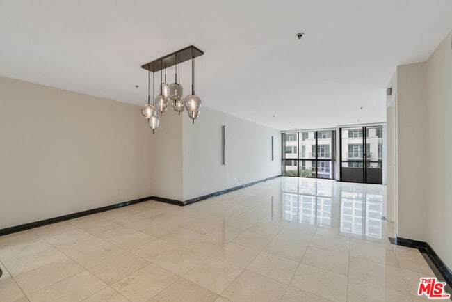 Building Photo - 10660 Wilshire Blvd