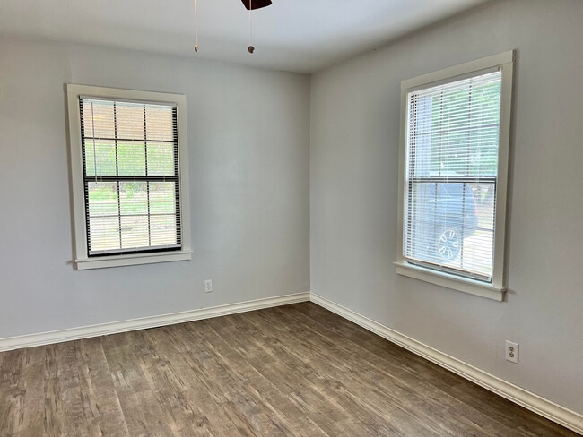 Building Photo - 202 FM 367