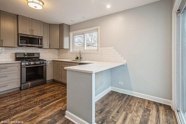 Foto del edificio - 2160 Brittany Ln