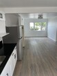 Foto principal - 6940 Woodley Ave