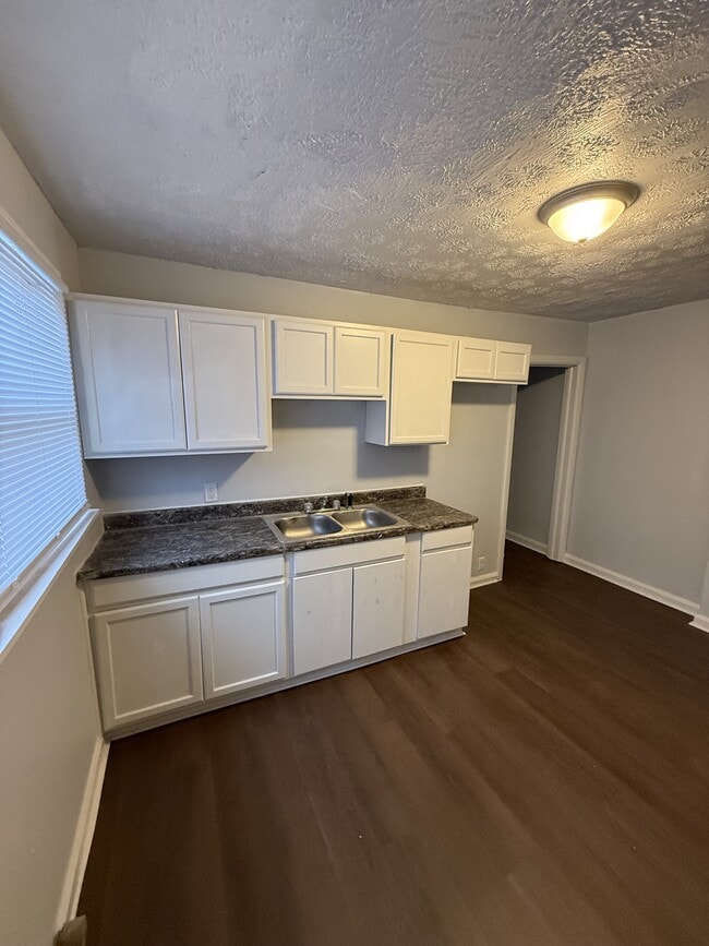 Foto del edificio - 3444 N Parker Ave