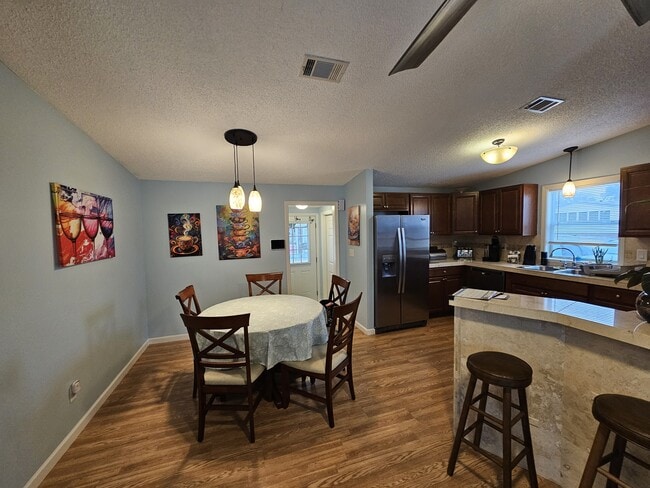 Building Photo - 1706 Pebble Beach Ln