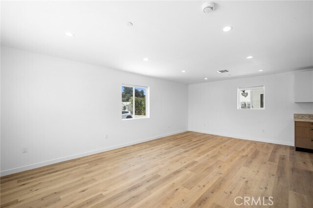 Foto del edificio - 11047 Yarmouth Ave