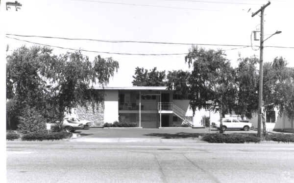 Building Photo - 8505 NE Halsey St