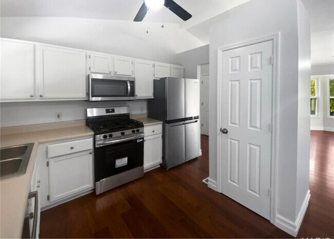 Foto del edificio - 747 Highland Ave