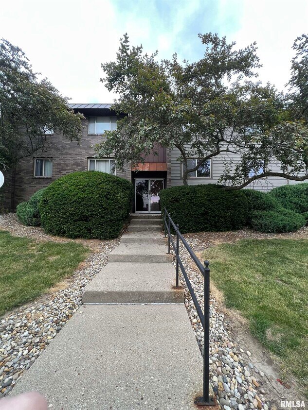 Primary Photo - 3623 N Sterling Ave