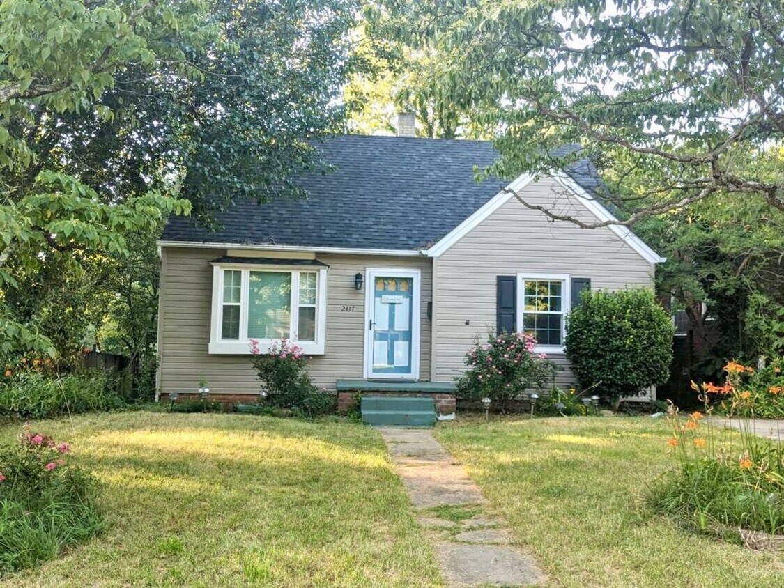 Foto principal - Charming 3 bedroom cottage in Ardmore!