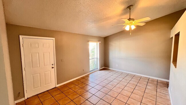 Building Photo - 12347 Antonio Cir