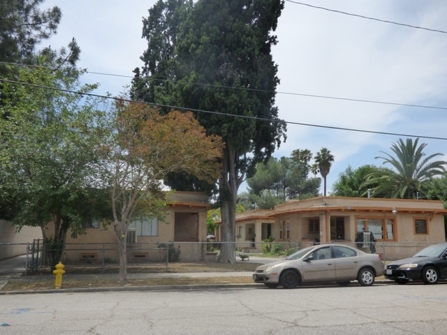 Building Photo - 551 W 7th St