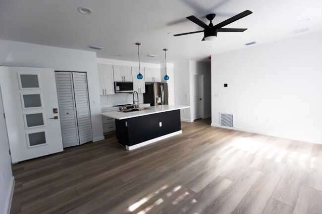 Foto del edificio - 527 N Garden Ave