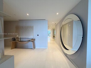 Building Photo - 300 Biscayne Blvd Way