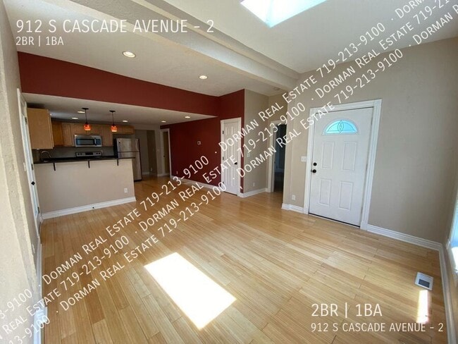 Building Photo - 912 S Cascade Ave