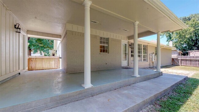 Building Photo - 6683 Kingston Cove Ln