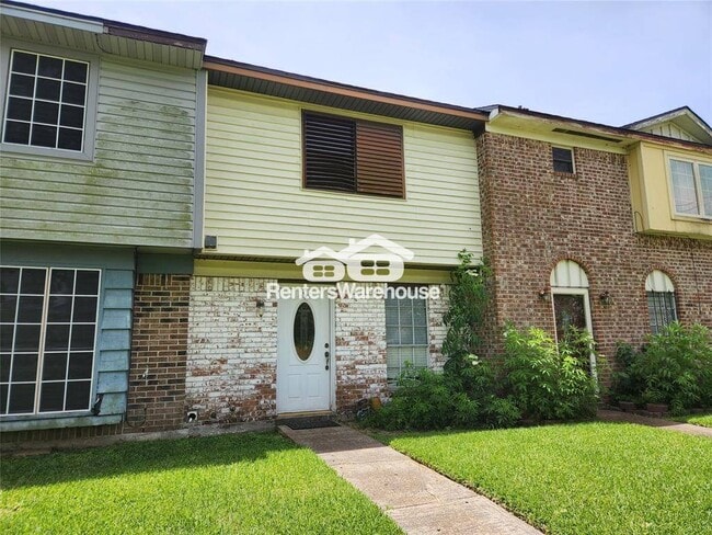 Building Photo - 8936 Glacier Ave