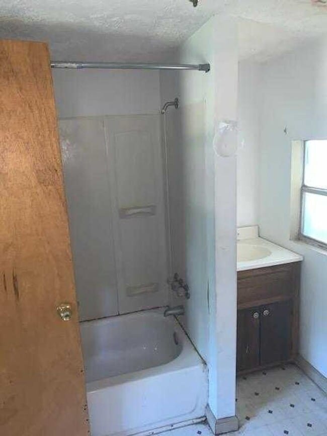 Building Photo - 6061 Arianna Ln