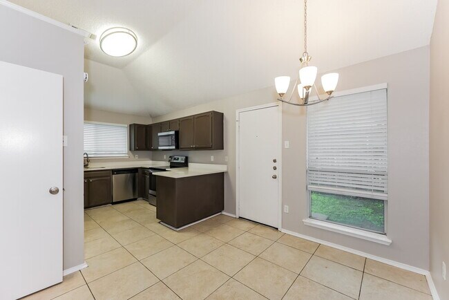 Building Photo - 1501 Juniper Ln