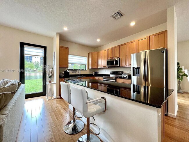 Foto del edificio - 965 NE 193rd Terrace