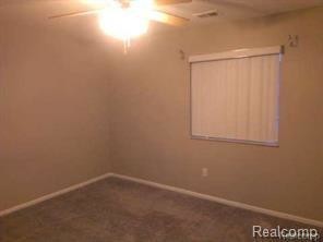 Building Photo - 30526 Oakridge Manor Dr