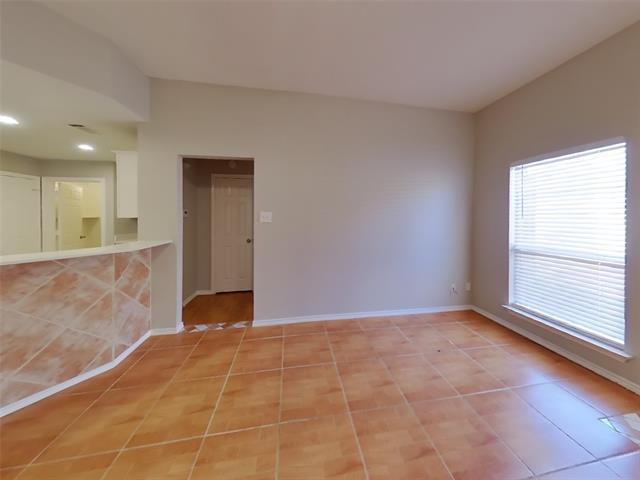Building Photo - 720 Ashbrook Dr