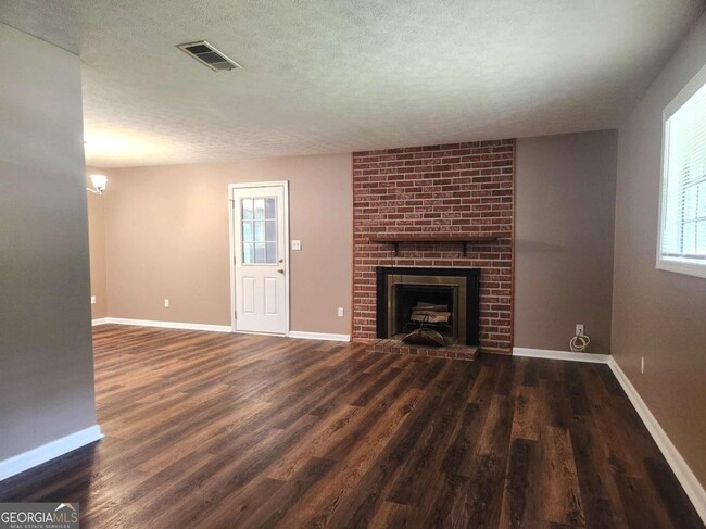 Building Photo - 2061 Chestnut Start Dr