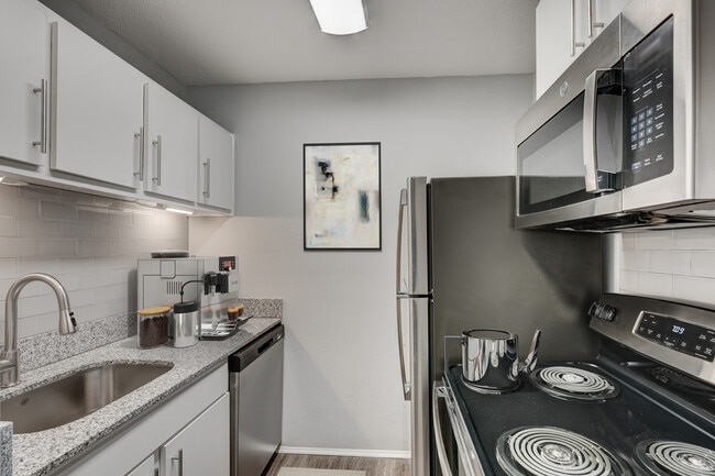 Building Photo - Crossings @ 501 Apartments