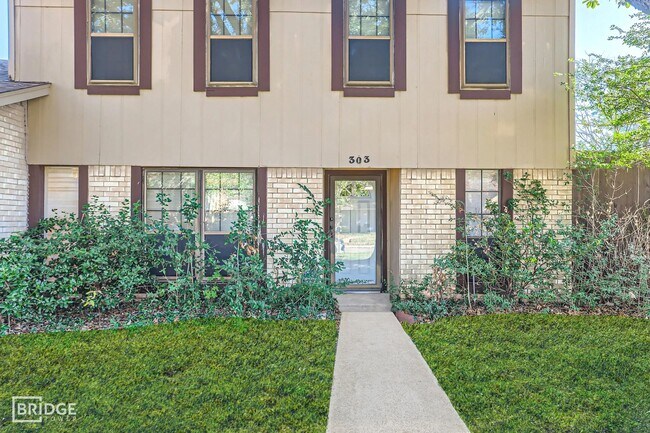 Foto del edificio - 303 Trailridge Dr