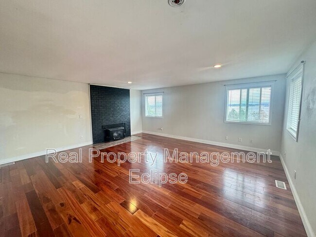 Foto del edificio - 10123 Cornell Ave S