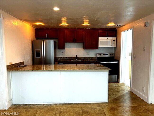 Foto del edificio - 5324 Treetops Dr