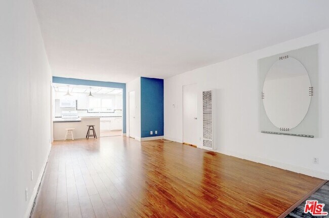 Foto del edificio - 446 S St Andrews Pl