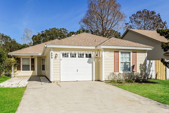 Primary Photo - Welcome 2024 in Your Dream Home! 4BED 2BAT...