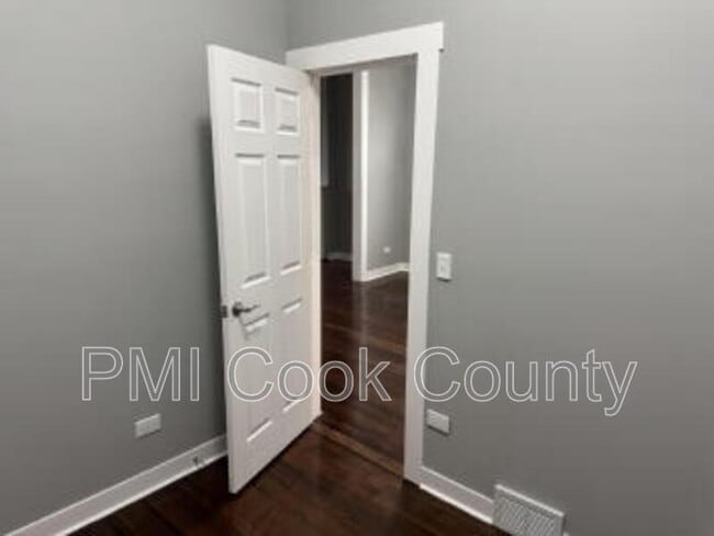 Building Photo - 1950 S Trumbull Ave