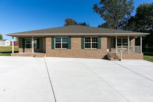 Spacious ranch style 2-bedroom, 2 bath duplex located in Manchester! - Spacious ranch style 2-bedroom, 2 bath duplex located in Manchester! Apartment