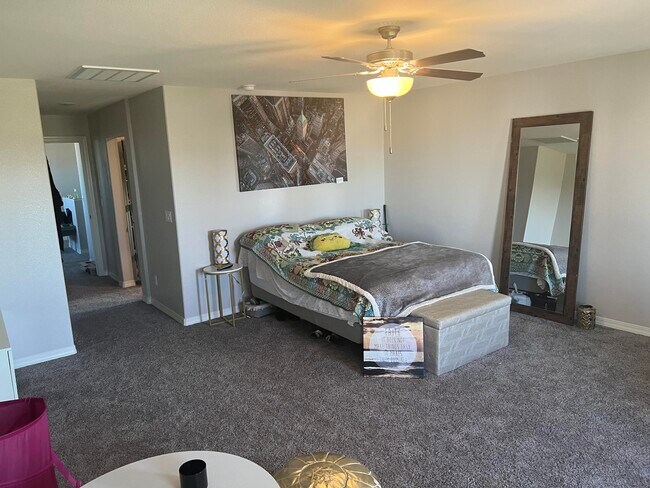 Building Photo - 4555 Marisabel Azcarate St