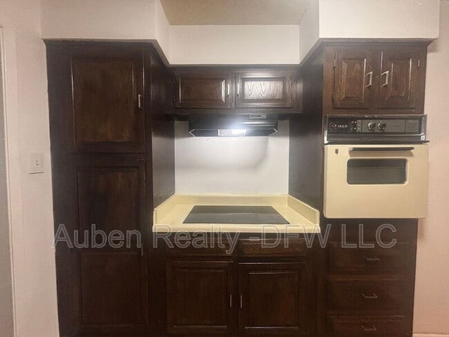 Foto del edificio - 1510 Blackwell Dr