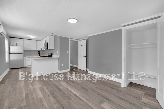 Building Photo - 1725 Hollins St