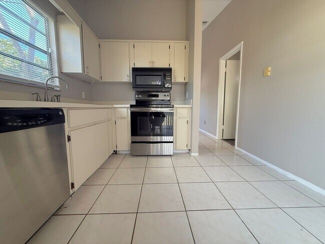 Building Photo - 2453 E Illiana St