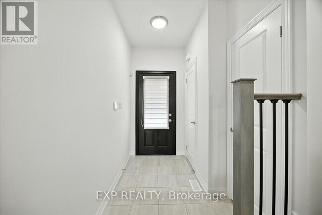 Building Photo - 27 MOCKINGBIRD Ln