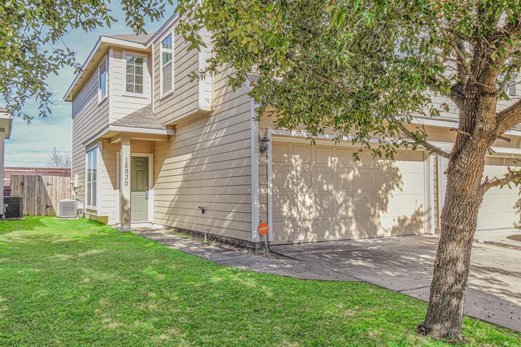 Foto principal - 15930 Langhamwood Ln