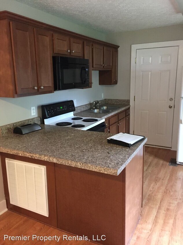 Foto principal - 2 br, 1 bath House - 1709 Johnson Dr.