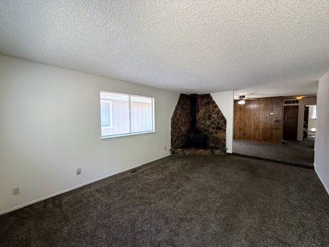 Building Photo - 1524 North Ct