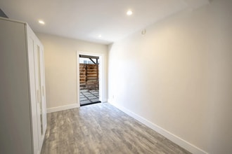 Building Photo - 642 Bonair Way