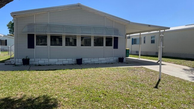 Foto del edificio - 1204 Calusa Dr